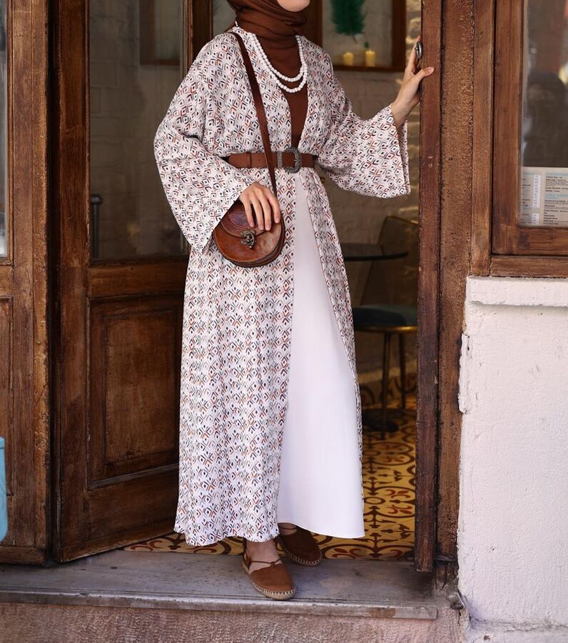 Bahar Etek-Ekru