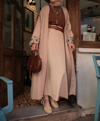 Esra Keküllüoğlu - Bahar Etek-Taş