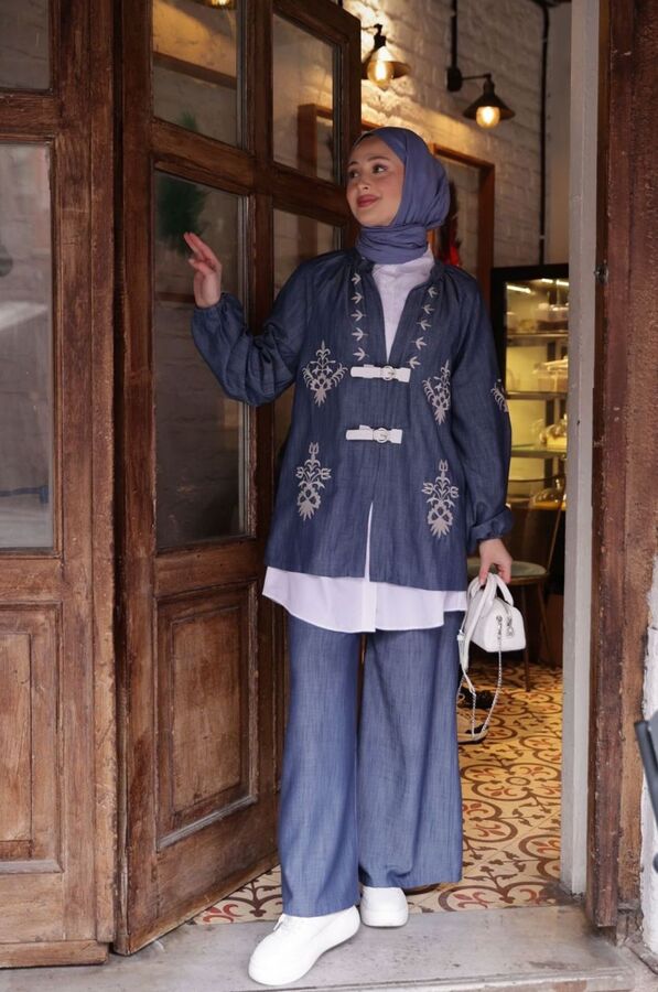 Kadın Nakışlı Tensel Sümbül Takım-Mavi