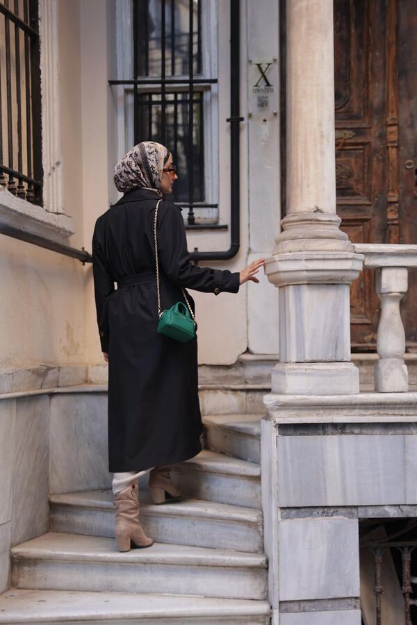 Kadın Düğmeli Siyah Trençkot-Siyah