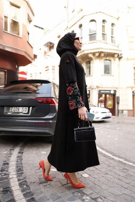 Kadın Süet Kolları Çiçek Desenli Elbise-Siyah - Thumbnail