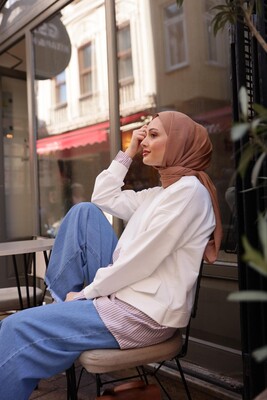 Esra Keküllüoğlu - Kadın Kırmızı Çizgili Cep Detaylı Sweat-Beyaz