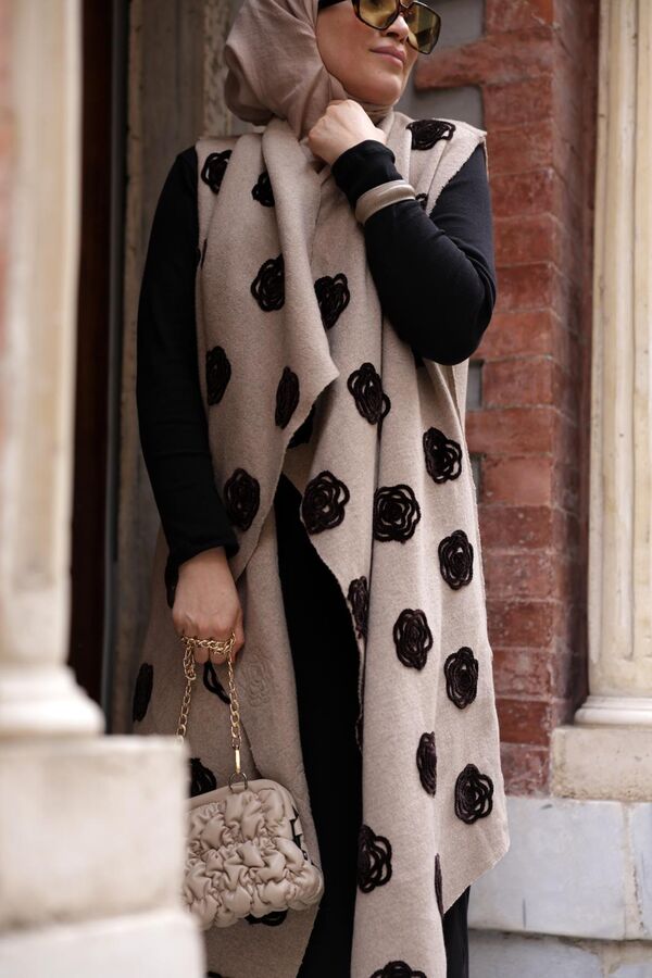 Kadın Siyah Çiçek Nakışlı Yelek-Taş