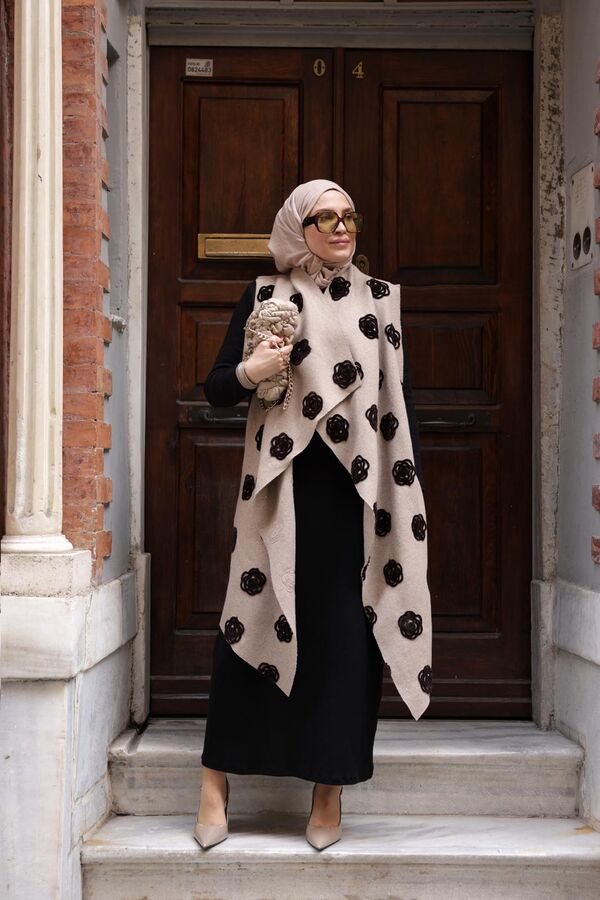 Kadın Siyah Çiçek Nakışlı Yelek-Taş